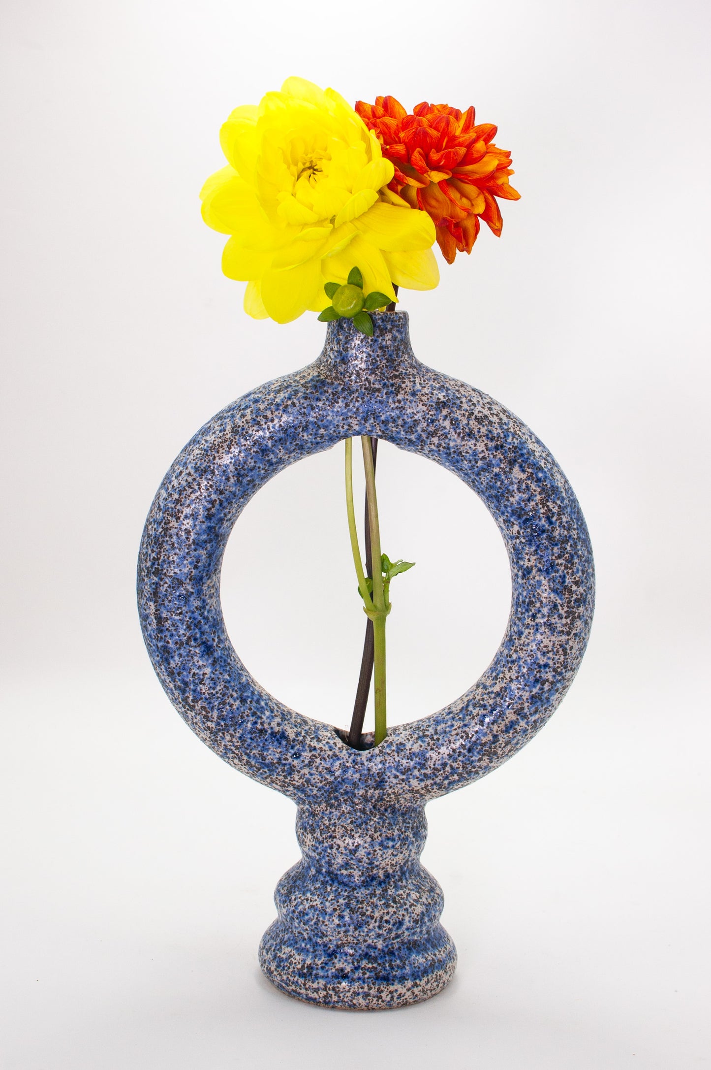 Donut Vase 040