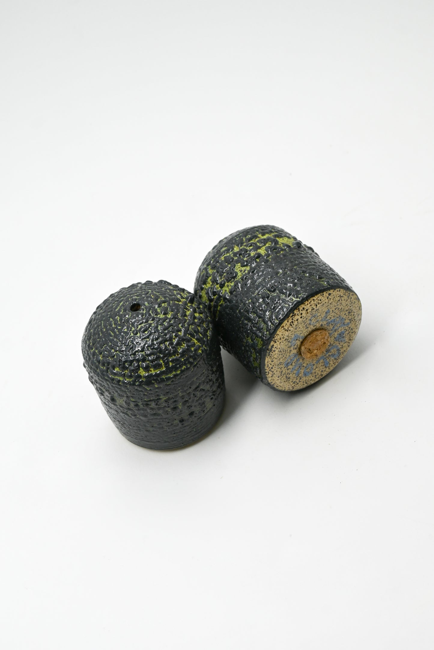 Salt and Pepper Shakers 013