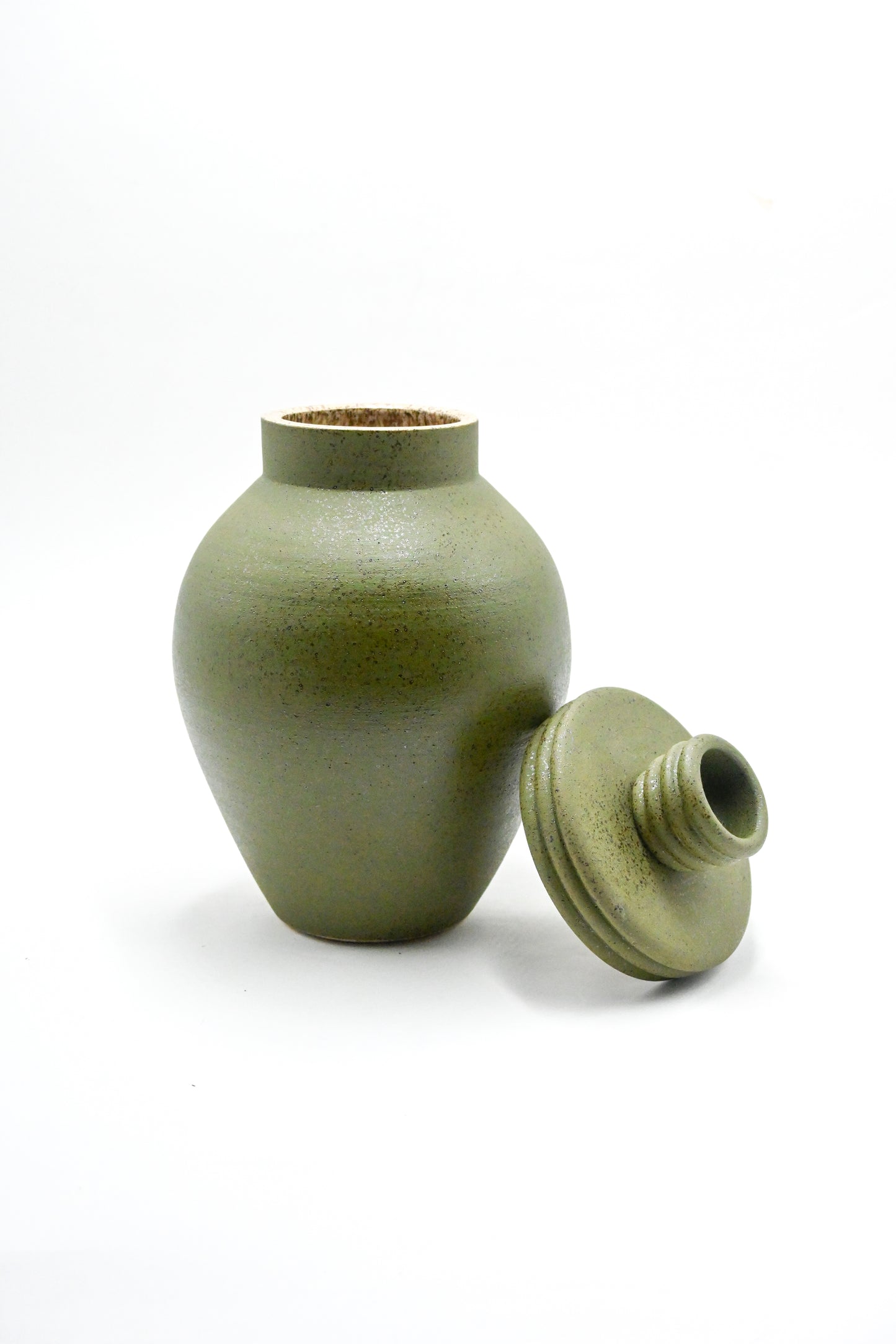 Urn 004