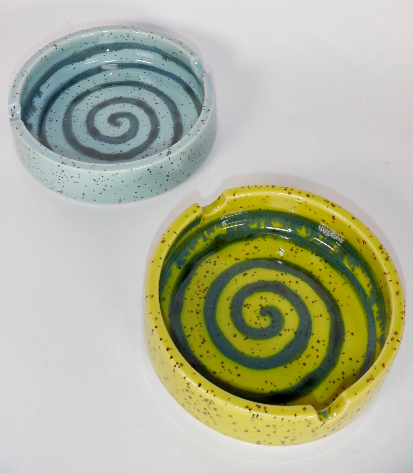 Ash Tray 083