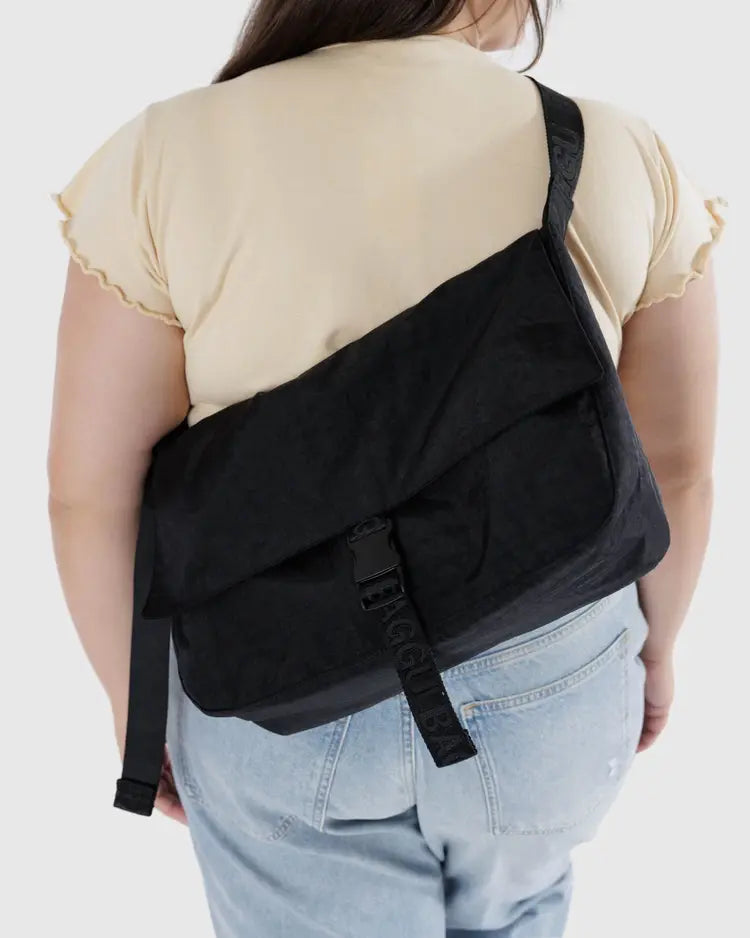 BAGGU Nylon Messenger Bag