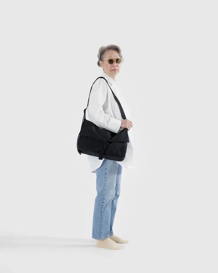 BAGGU Nylon Messenger Bag