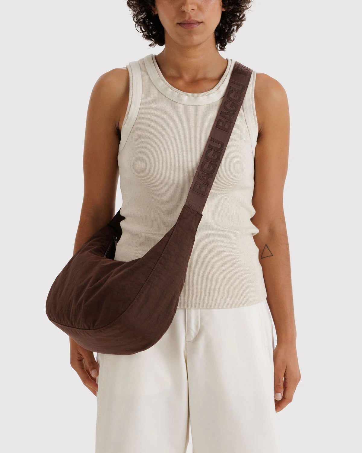 BAGGU Medium Nylon Crescent Bag – cloud 9 clay