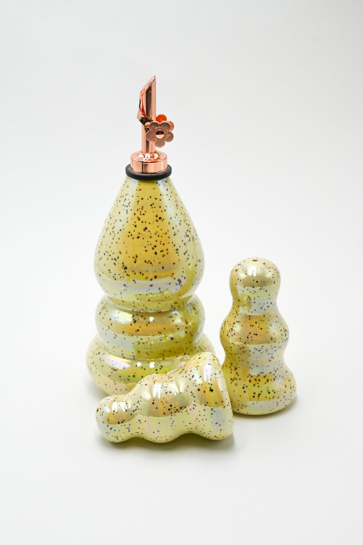 Salt and Pepper Shakers 006