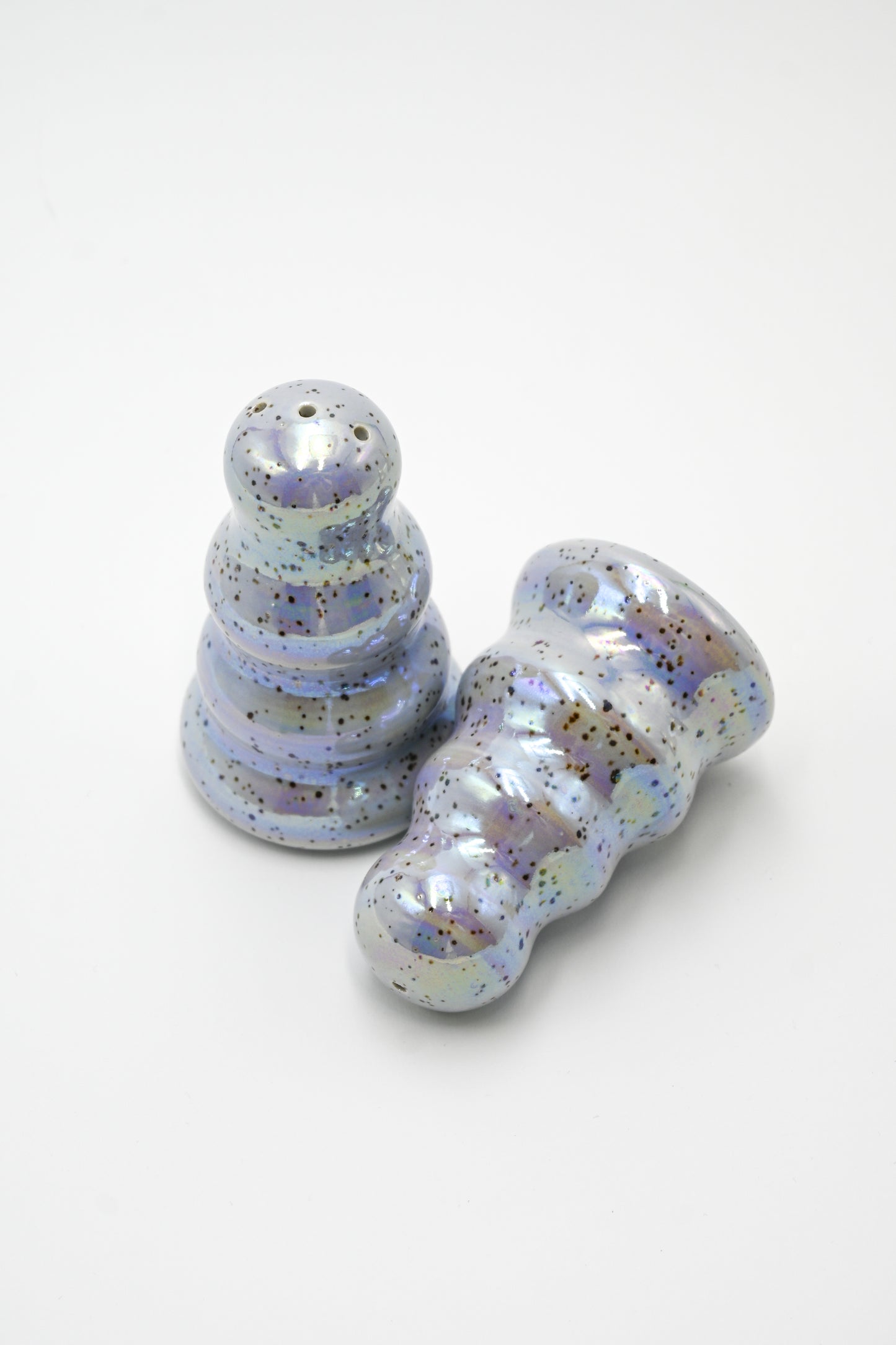 Salt and Pepper Shakers 007