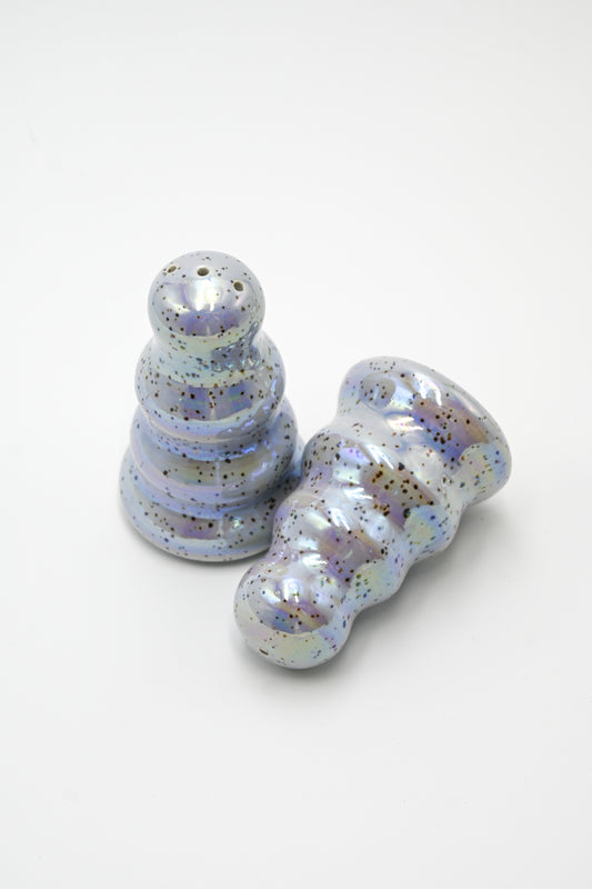 Salt and Pepper Shakers 007