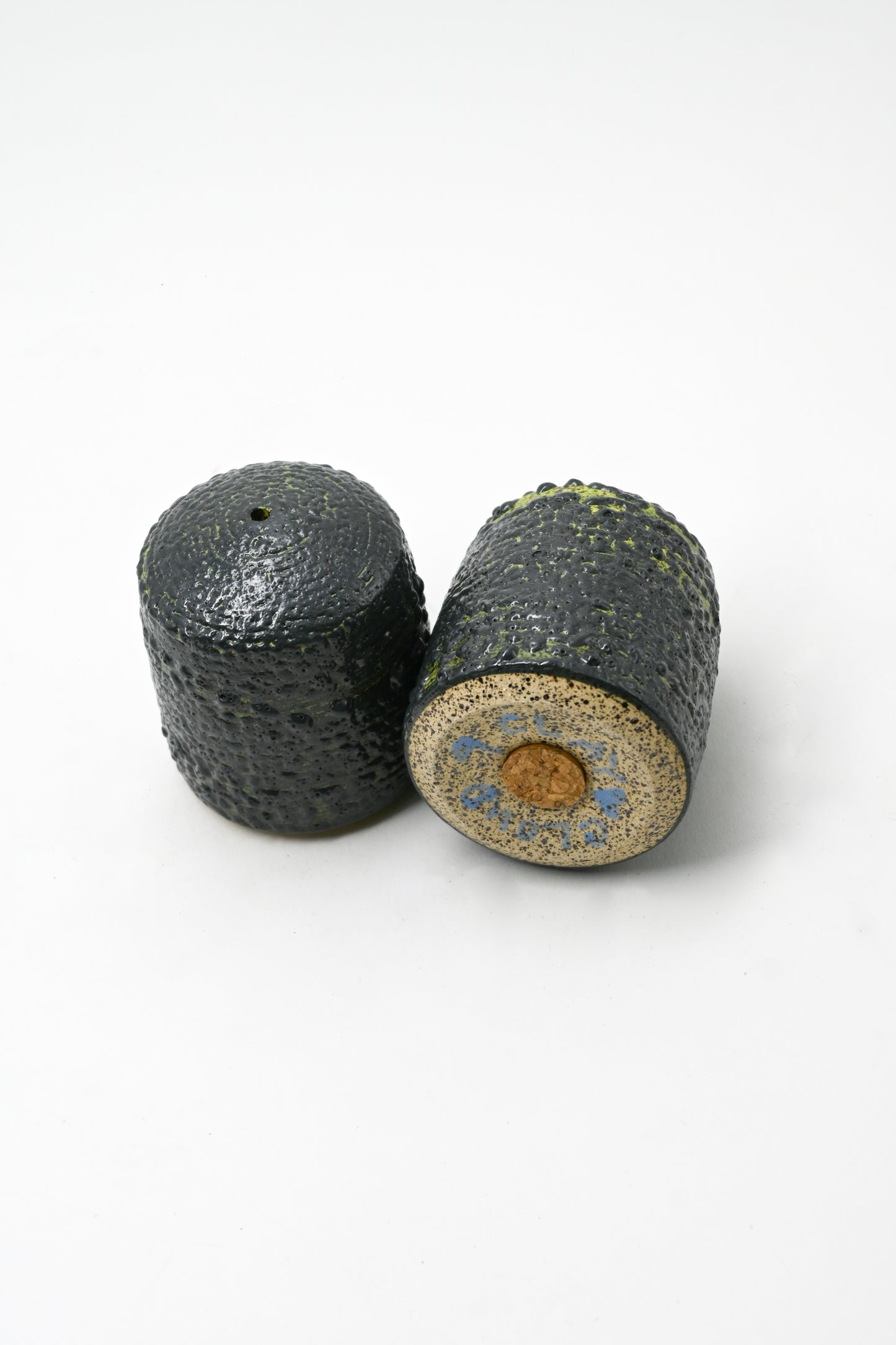 Salt and Pepper Shakers 013