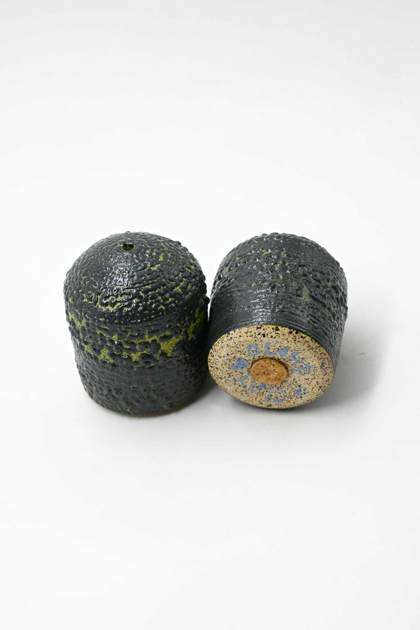 Salt and Pepper Shakers 013