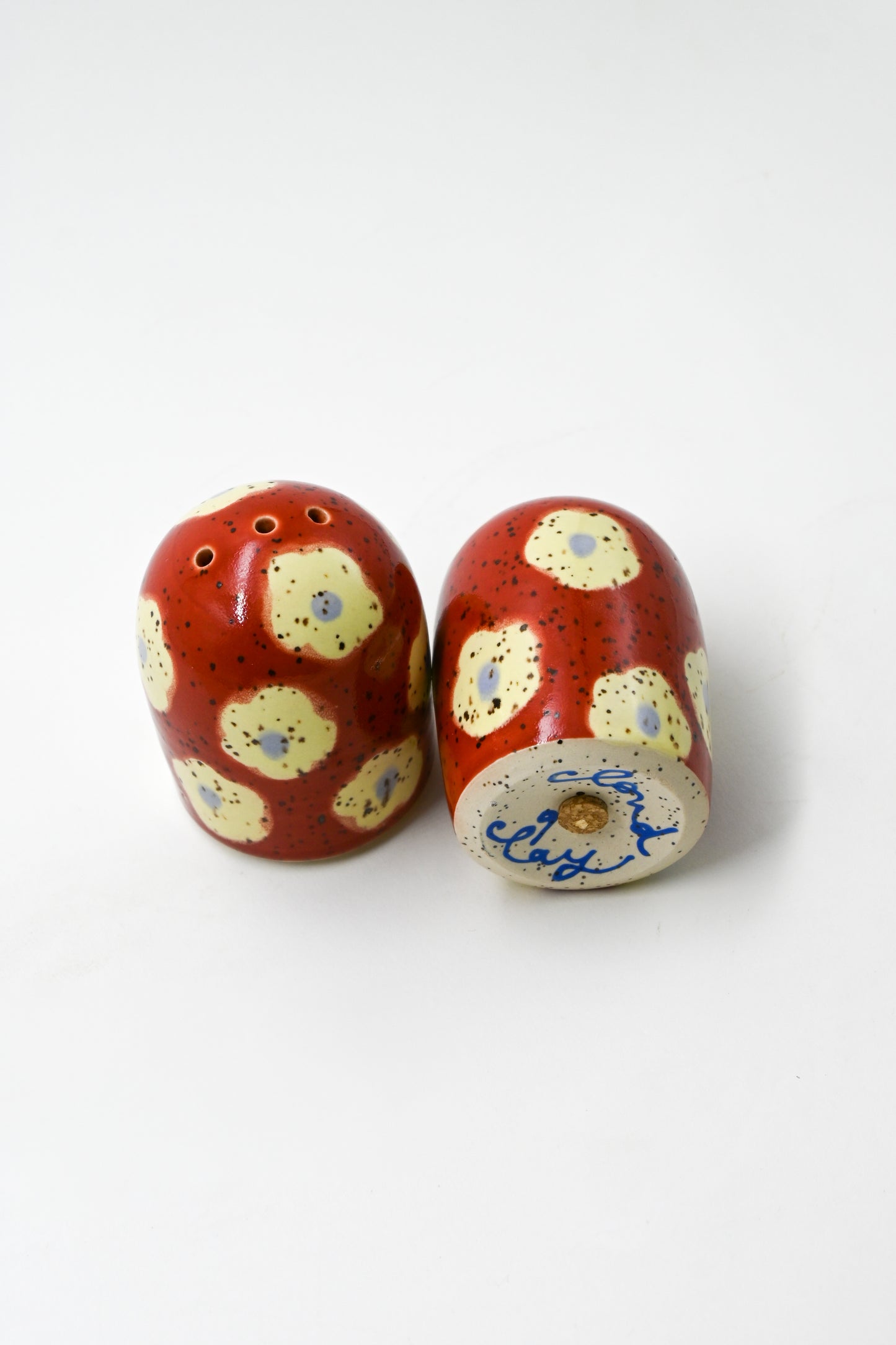 Salt and Pepper Shakers 010