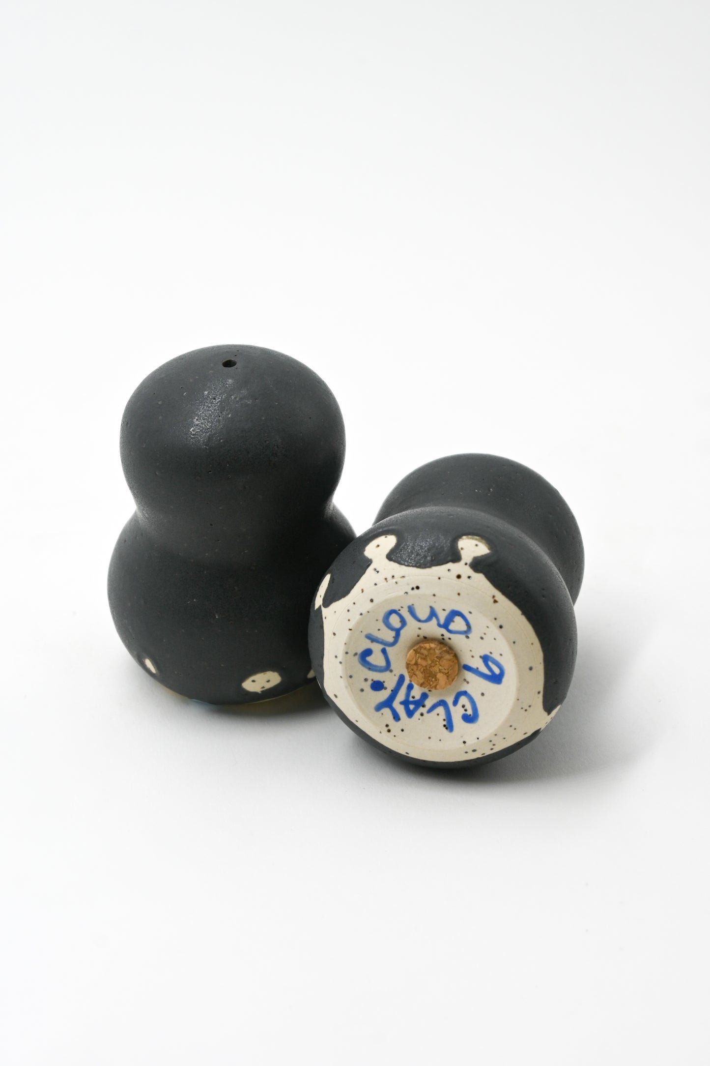 Salt and Pepper Shakers 001