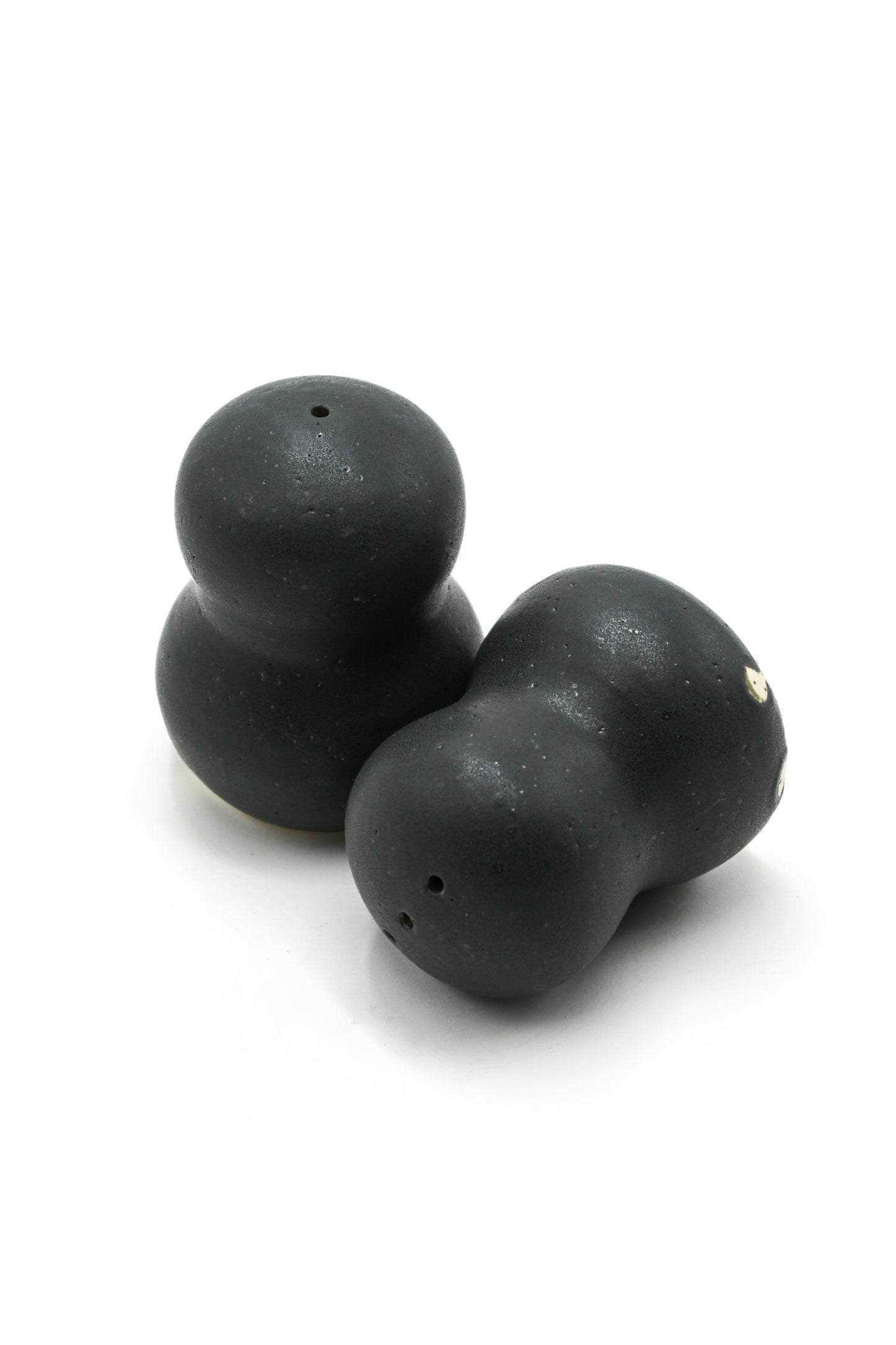Salt and Pepper Shakers 001