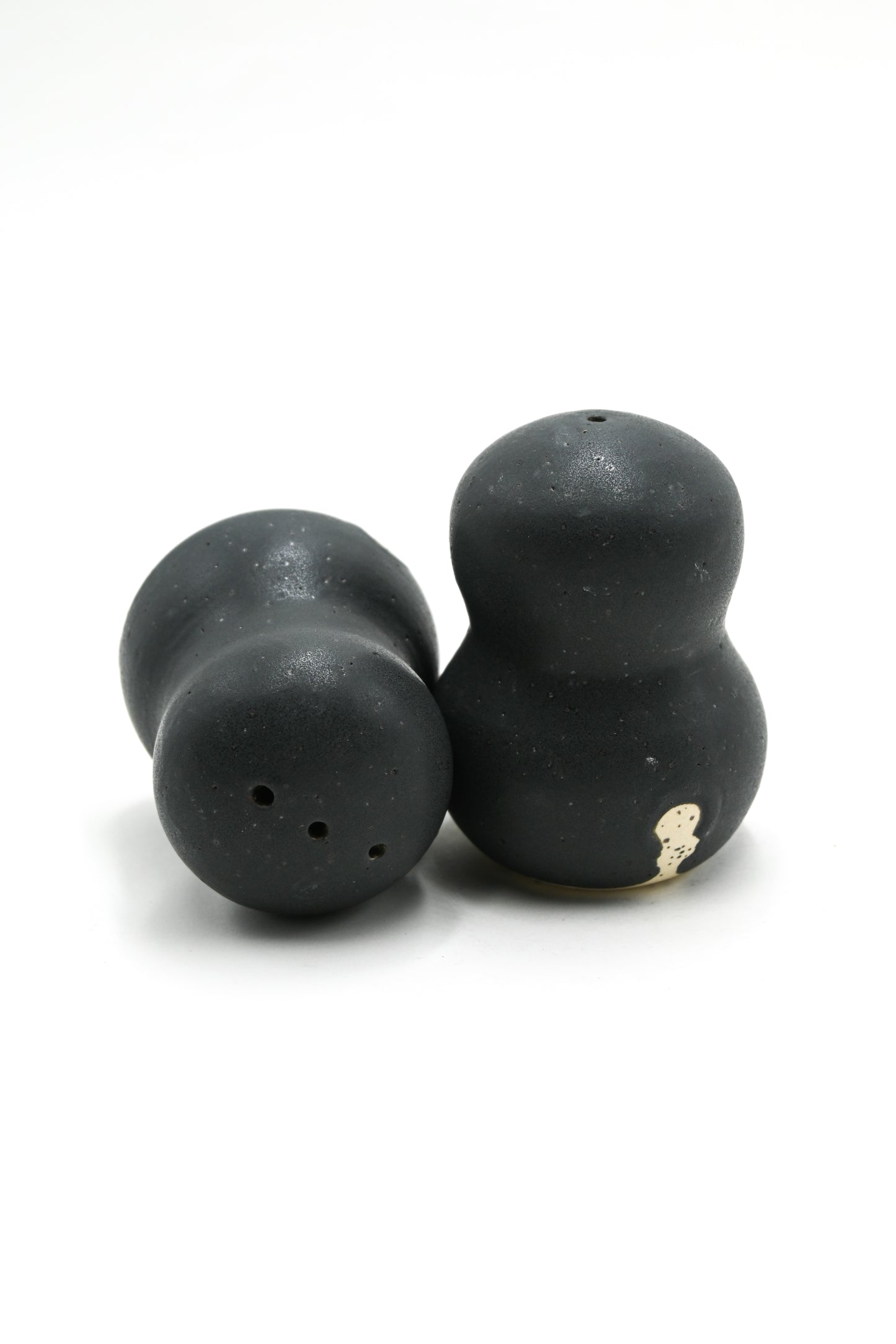 Salt and Pepper Shakers 001