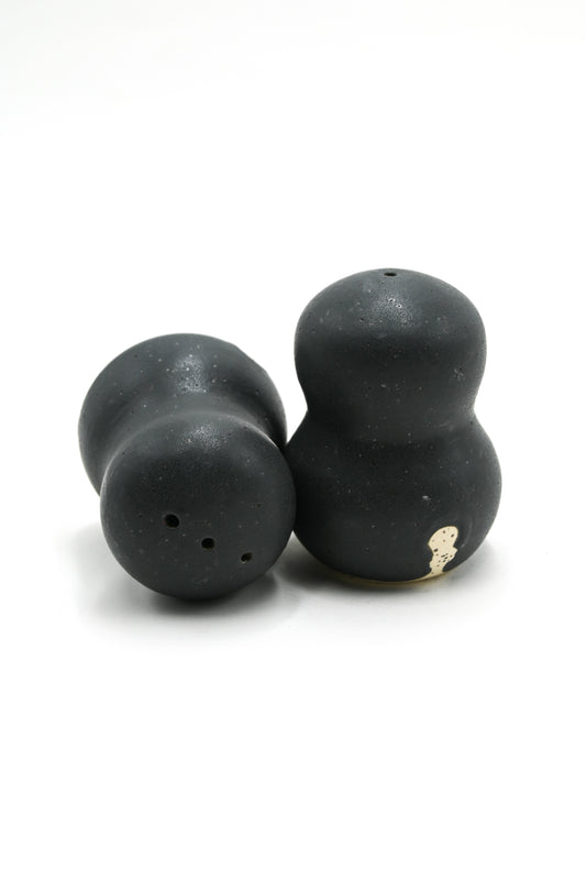 Salt and Pepper Shakers 001