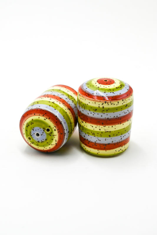 Salt and Pepper Shakers 009