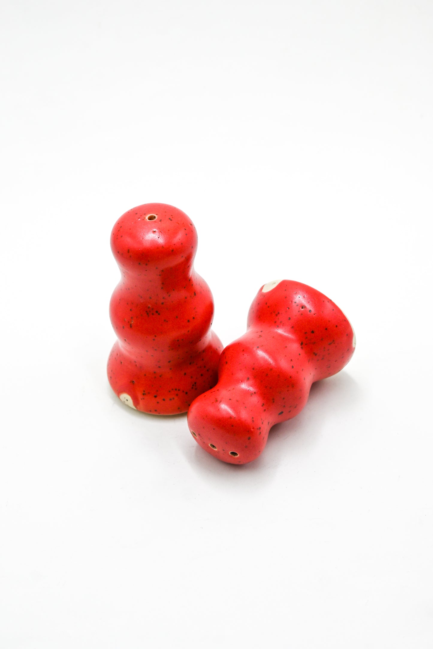 Salt and Pepper Shakers 005