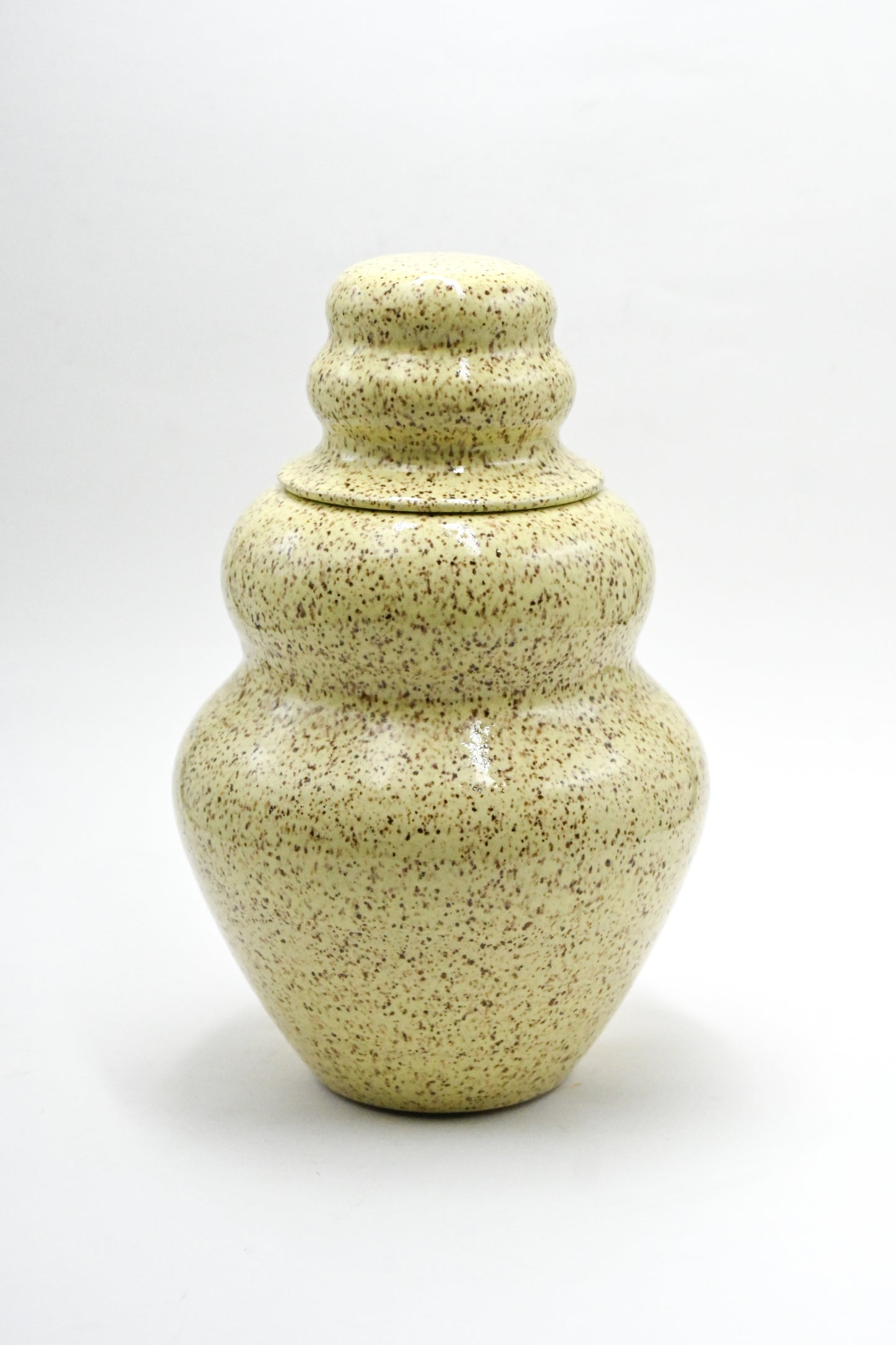 Urn 002