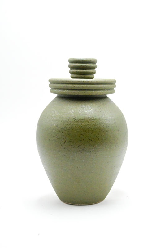 Urn 004