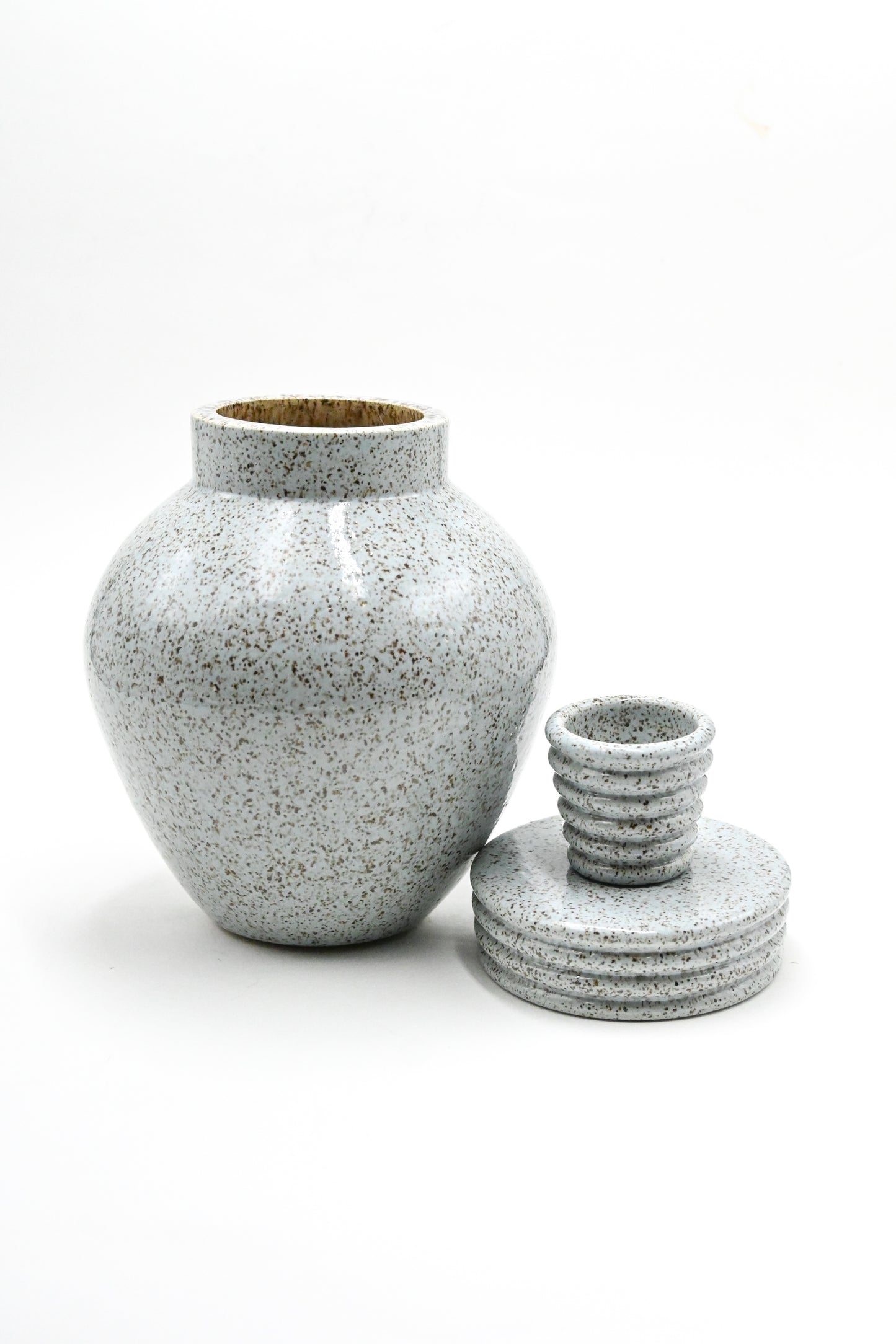 Urn 006