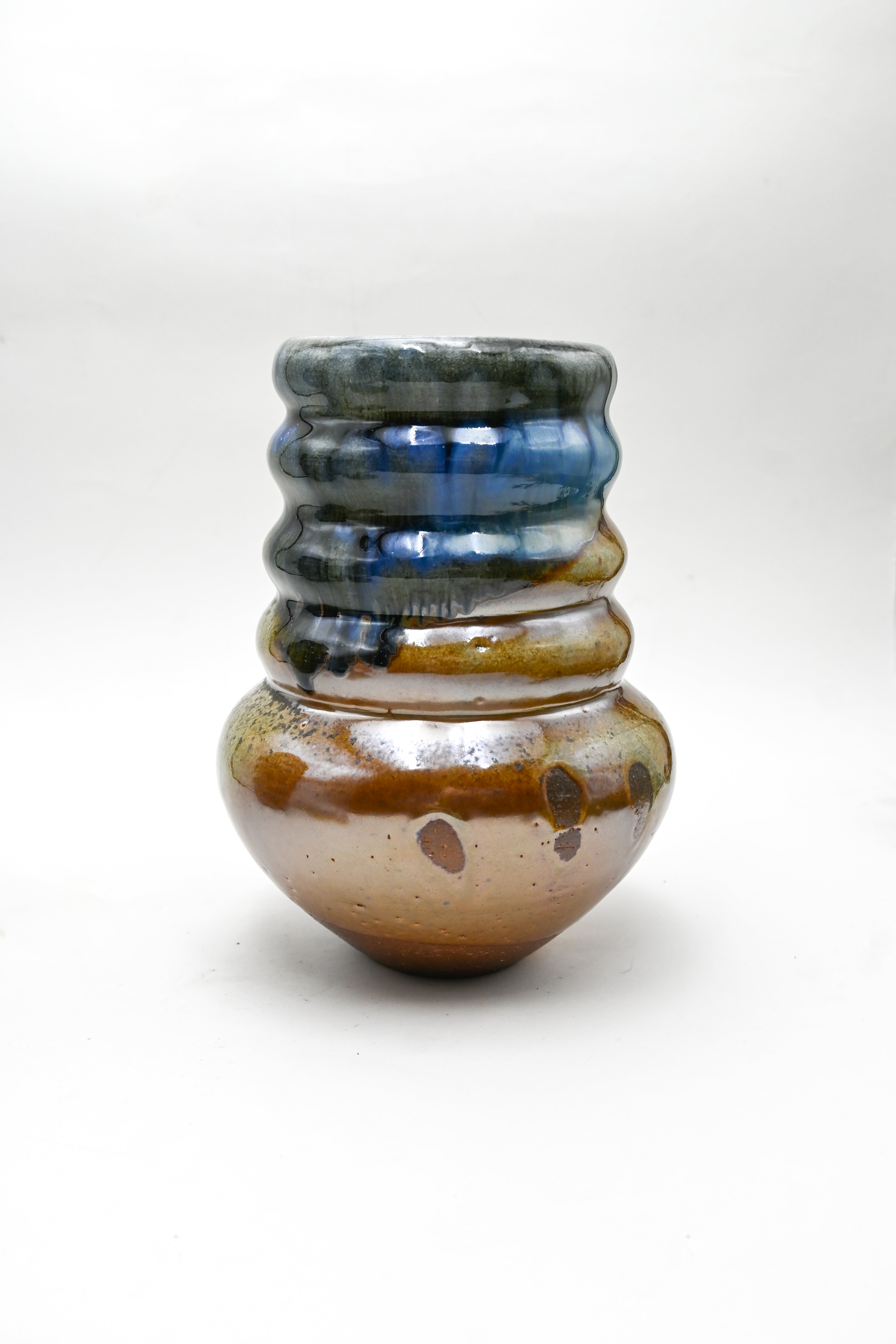 Cloud 9 Clay Wood Fired Vase - Thumbnail 4