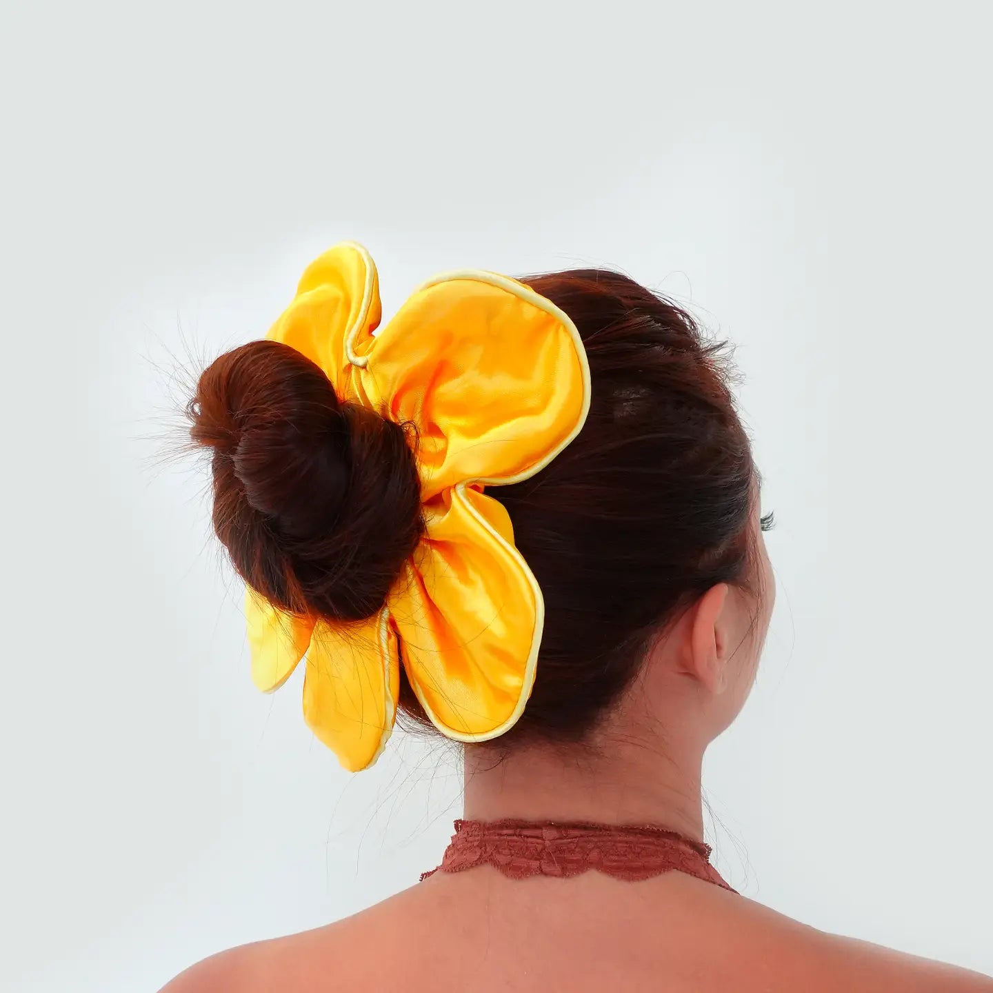 Big Daisy Scrunchie