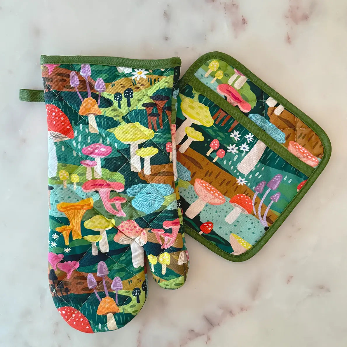 Oven Mitt + Pot Holder Set