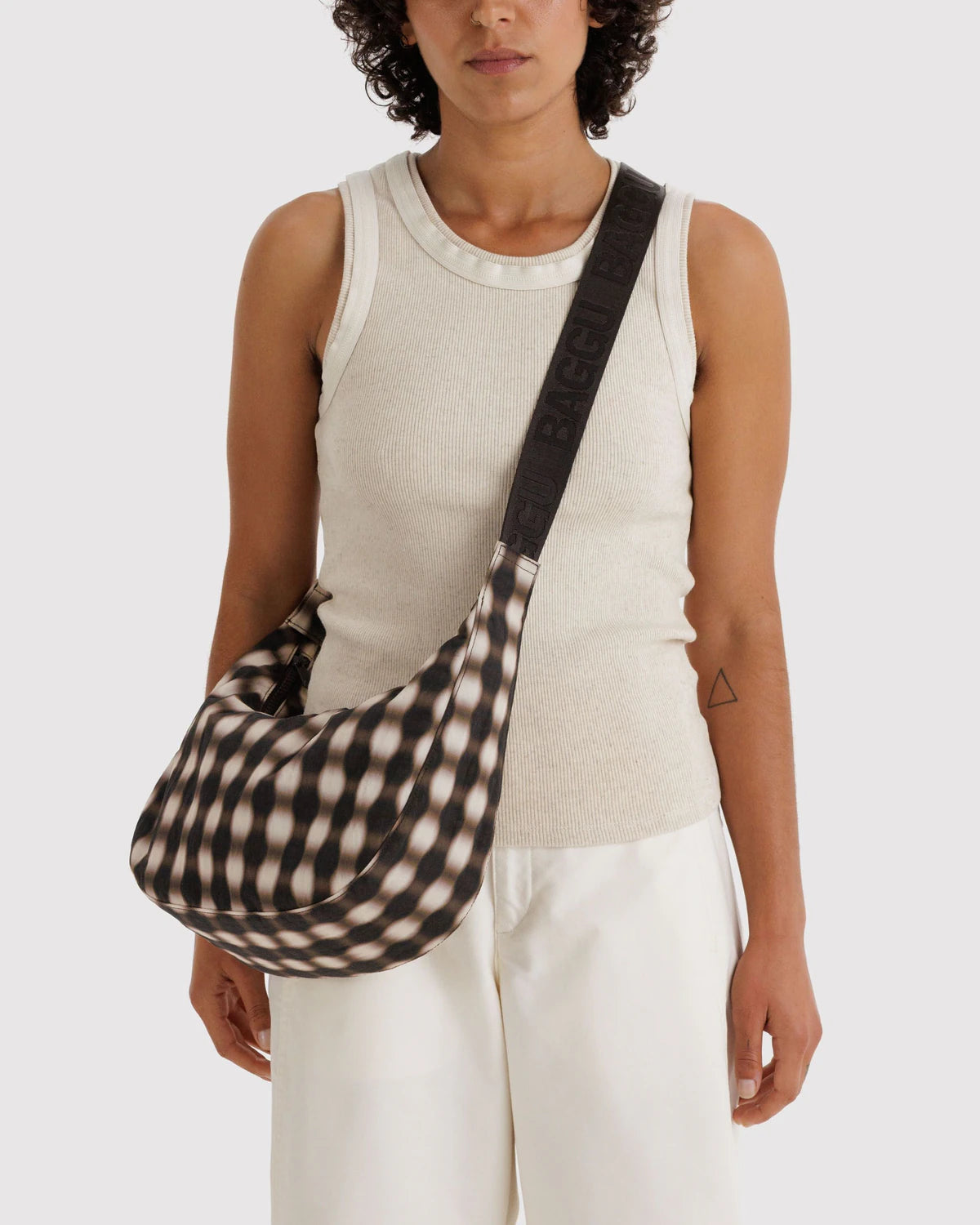 BAGGU Medium Nylon Crescent Bag